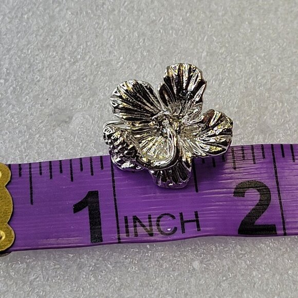 Mini Rhodium Hibiscus Flower Brooch Lapel Pin for Men or Women - Picture 8 of 9